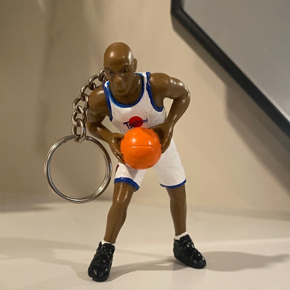 Vintage 1996 Space Jam Michael Jordan Keychain    figure figures basketball boys - Picture 1 of 3